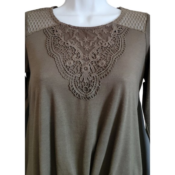 Self Esteem Women's Top Khaki Embroidered Size Small & Faux Tie at Waist (GUC) - Picture 2 of 7